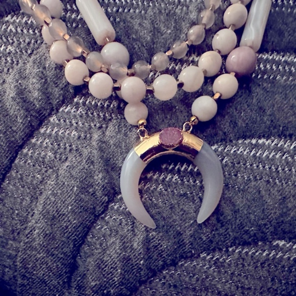 🤍💜Women’s necklace - Picture 3 of 3